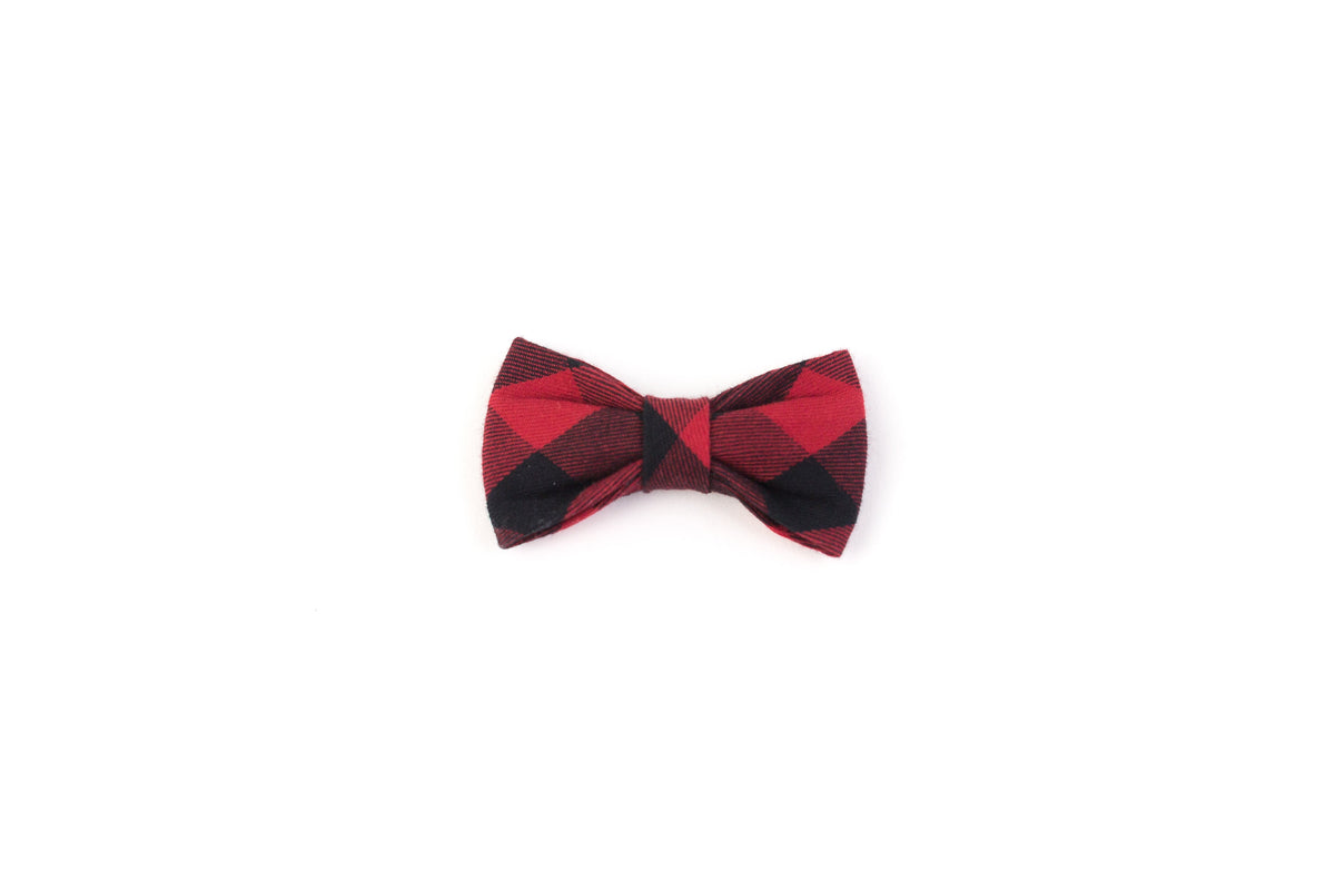 Red and black plaid cat bow tie with a classic bow shape.